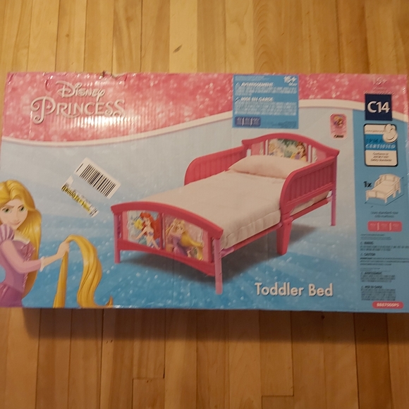 Toddler bed brand new never open the box - Picture 1 of 1